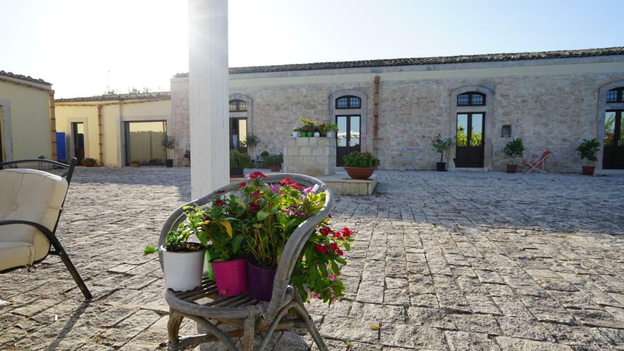 Agriturismo Gaia Villa Noto Bagian luar foto