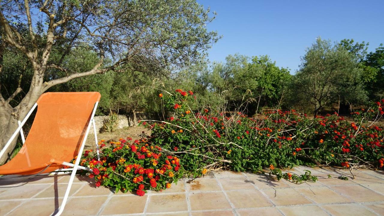 Agriturismo Gaia Villa Noto Bagian luar foto